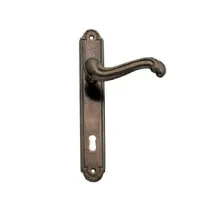 MANIGLIA BAROCCO CON PLACCA IN OTTONE