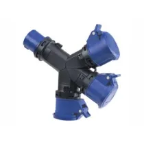 ADATTATORE INDUSTRIALE CON SPINA CEE E TRE PRESE CEE IP54