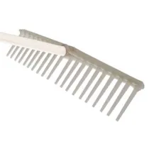 RASTRELLO IN POLIPROPILENE 20 DENTI PER ERBA E FIENO SPALLA DRITTA