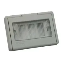 SCATOLA DA INCASSO PORTAFRUTTI 3P PORTELLO A FINESTRA IP44