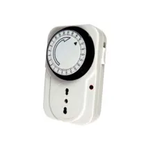 TIMER A PRESA GIORNALIERO CON INTERRUTTORE INTERVALLO 15 MINUTI