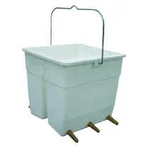SECCHIO CON POPPATOI PER AGNELLI in plastica SECCHIO CON POPPATOI PER AGNELLI in plastica