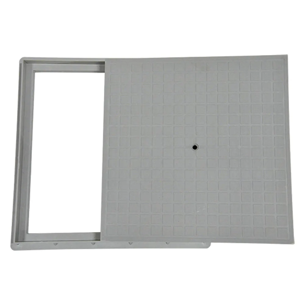 CHIUSINO PEDONABILE COPERCHIO CON BULLONE cm 55 x 55 CHIUSINO PEDONABILE COPERCHIO CON BULLONE cm 55 x 55