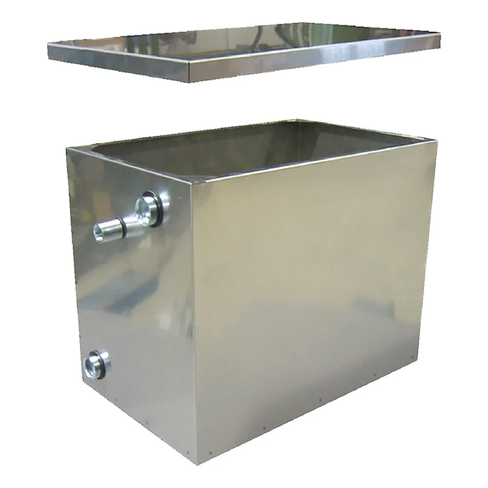 VASO DI ESPANSIONE IN ACCIAIO INOX Lt. 30 - cm. 41 x 26 x h.31 VASO DI ESPANSIONE IN ACCIAIO INOX Lt. 30 - cm. 41 x 26 x h.31