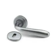 MANIGLIA SERIE AMALFI C/ROSETTA 45 CROMOSATINATO