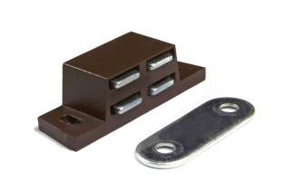 Brown magnetic closures to...