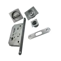 KIT MANIGLIE QUADRO C/SERRATURA PORTE SCORR CROM SAT