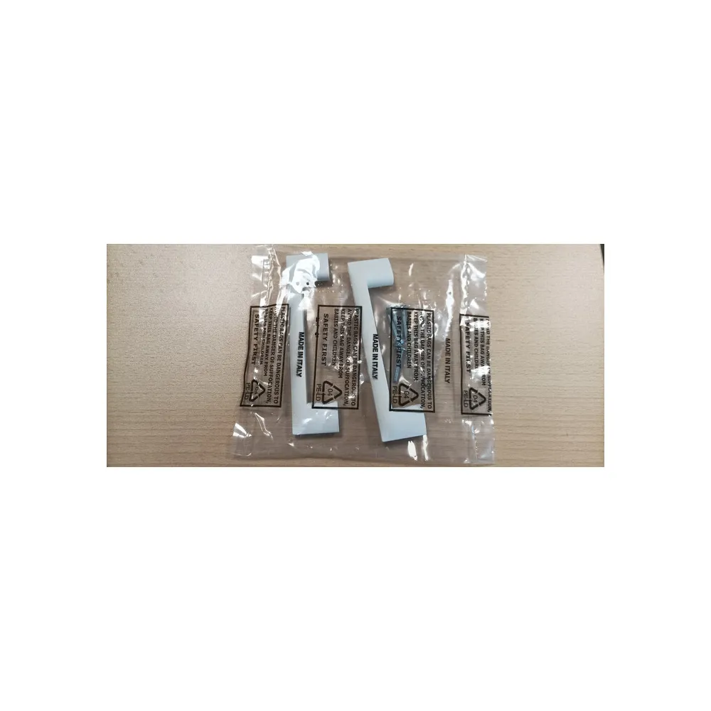 R MANIGLIA X ARMADIO MULTIUSO C/SPECCHIO 1C+6R CM.72X37X195 B/CO CEMENTO R MANIGLIA X ARMADIO MULTIUSO C/SPECCHIO 1C+6R CM.72X37X195 B/CO CEMENTO