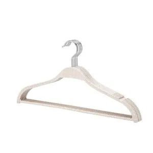 GRUCCIA APPENDIIABITI IN PLASTICA VELLUTATA 6PZ (24,0 pz)