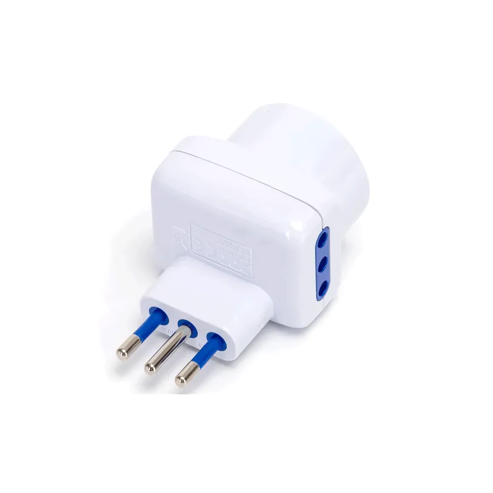Adattatore a 3 vie 10A bianco Adattatore a 3 vie 10A bianco
